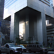 La base del Citigroup Center, con la Iglesia Evangélica Luterana de san Pedro en el lado izquierdo, debajo del rascacielos. Wikimedia Commons